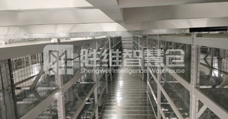 閣樓貨架助力企業(yè)實現(xiàn)倉庫空間三維化存儲，提高存取效率