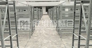 新材料企業(yè)倉儲升級記：中型貨架如何發(fā)揮大作用？